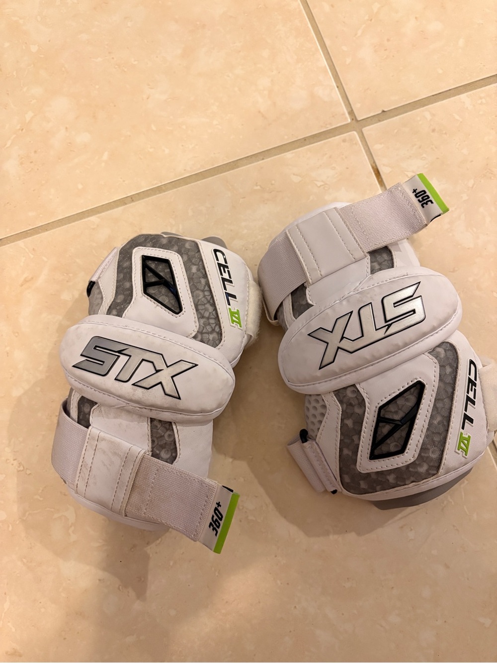 STX Cell II Lacrosse Arm Guards - White/Grey